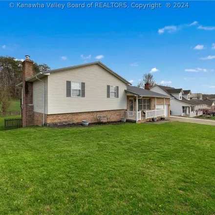 Image 2 - 123 Hidden Valley Estates, Hidden Valley Estates, Teays Valley, WV 25560, USA - House for sale
