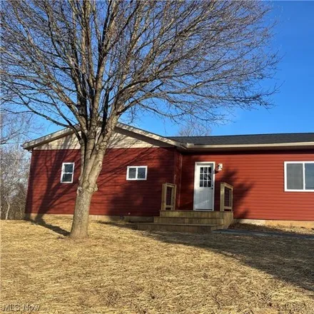 Buy this 3 bed house on 2796 Dietz Lane in Muskingum County, OH 43701