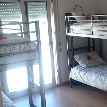 Rent this 2 bed apartment on Salir do Porto in Rua Doutor Gagliardini Graça, 2500-666 Caldas da Rainha