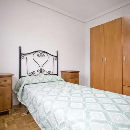Image 3 - Av. Niza, impares, Travesía de Ronda, 28022 Madrid, Spain - Apartment for rent