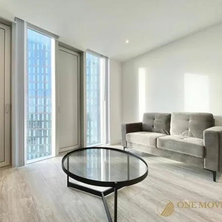 Image 1 - Silvercroft Street, Blade Tower, M15 - Apartment for rent