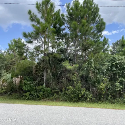 Buy this studio house on 3 Ulbright Court in Palm Coast, FL 32164
