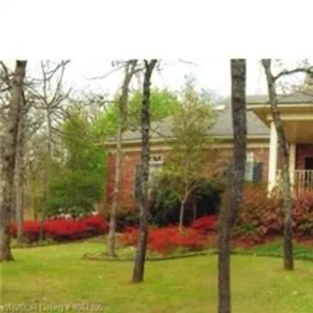 Buy this 4 bed house on 2917 Cliff Drive in Fort Smith, AR 72901