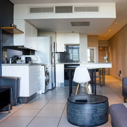 Image 2 - Harbour Edge, Hospital Street, Cape Town Ward 115, Cape Town, 8001, South Africa - Apartment for rent