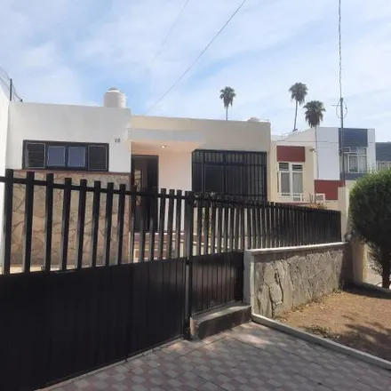 Rent this 4 bed house on Calle Suiza in Moderna, 44160 Guadalajara