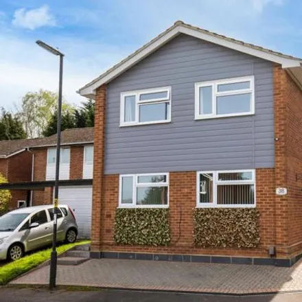 Buy this 4 bed house on Kelso Close in Surrey, Great London