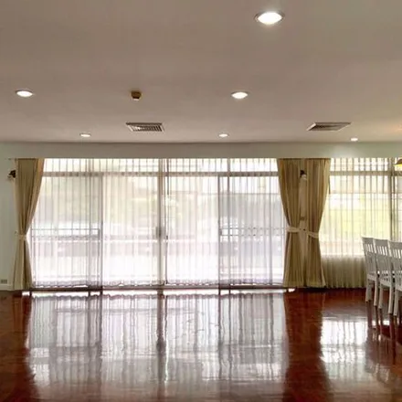 Rent this 4 bed apartment on TPI in Soi Sukhumvit 49, Vadhana District