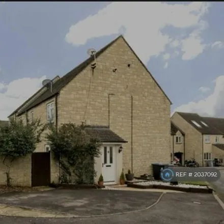 Rent this 1 bed townhouse on Stow Avenue in Witney, OX28 5GP