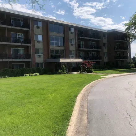 Rent this 2 bed apartment on unnamed road in Arlington Heights, IL 60005