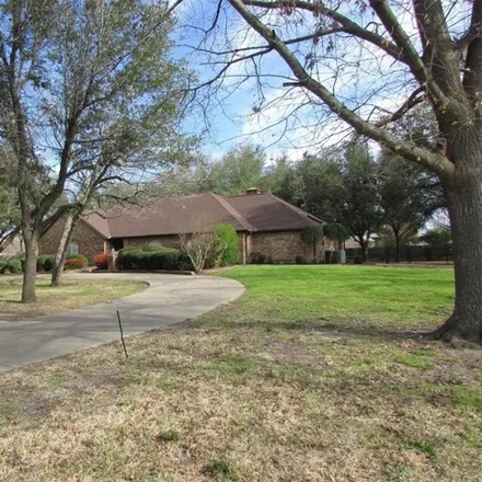 Image 2 - 2107 W Baldridge St, Ennis, Texas, 75119 - House for sale