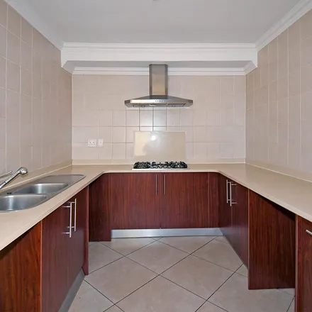 Image 3 - Nicholas Crescent, Broadacres AH, Randburg, 2055, South Africa - Apartment for rent