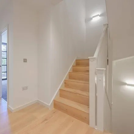 Image 7 - 55 Orchard Place, London, E14 0XQ, United Kingdom - Townhouse for rent