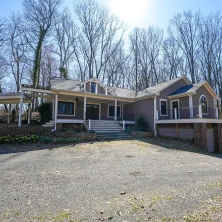 Rent this 3 bed house on 10915 Crossview Dr in Great Falls, Virginia