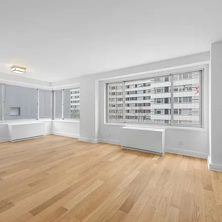 Rent this 3 bed apartment on 222 East 68th Street in New York, NY 10065