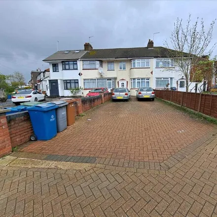 Rent this 3 bed townhouse on Waltham Drive in South Stanmore, London