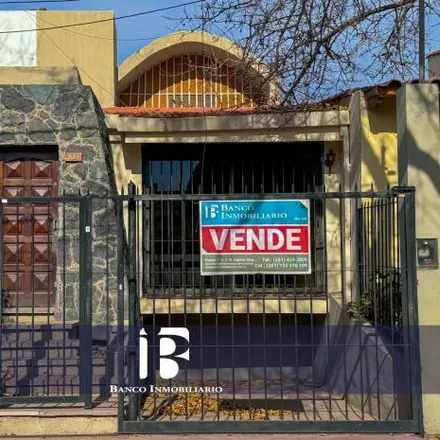 Buy this 2 bed house on Pasaje Ernesto Carriego in Distrito Dorrego, Mendoza