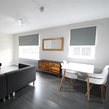 Rent this 4 bed apartment on Westfield Terrace in Leeds, LS3 1DL