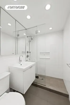 Image 4 - 301 East 66th Street, New York, NY 10065, USA - Condo for rent