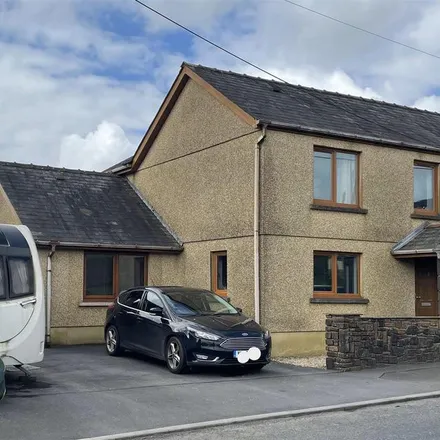 Rent this 3 bed house on Heol y Banc in Pontyberem, SA15 5DL