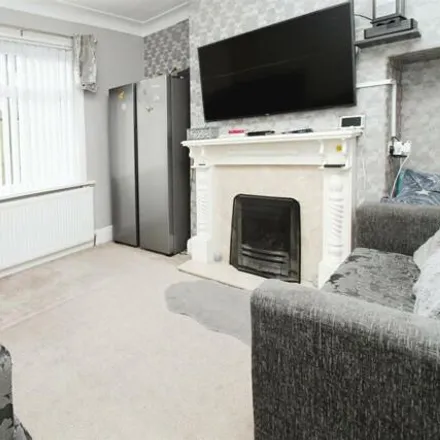 Image 3 - Thoresby Grove, Bradford, West Yorkshire, Bd7 4qw - Duplex for sale