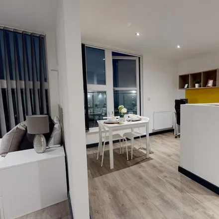 Image 4 - Redi Cash, New Street, Luton, LU1 5DE, United Kingdom - Apartment for rent