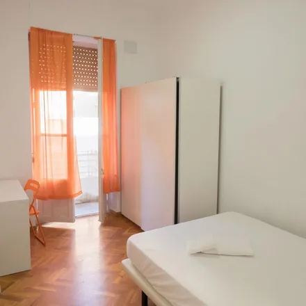 Rent this 9 bed apartment on La Dent Sucrée in calle médico Pascual Pérez, 03001 Alicante