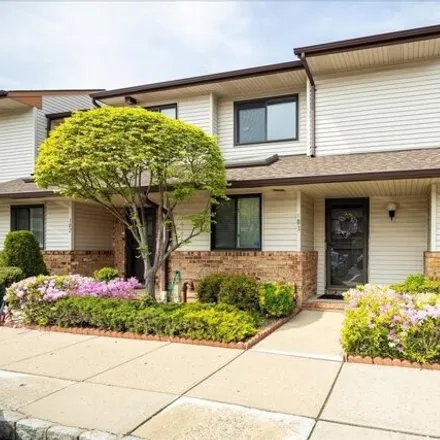 Buy this 2 bed condo on 100 Cottonwood Court in North Wantagh, NY 11793