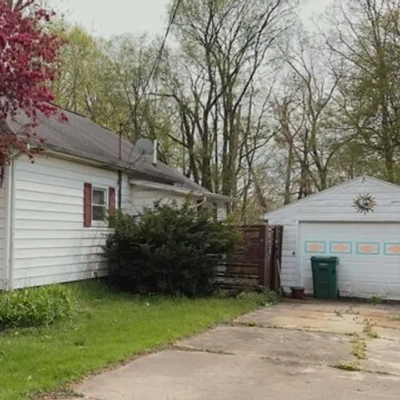 Buy this 3 bed house on 700 West Front Street in Grand Ledge, MI 48837