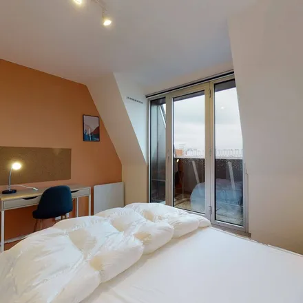 Image 2 - 29 Rue des Tanneurs, 59800 Lille, France - Apartment for rent