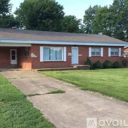 Rent this 3 bed house on 1704 Calloway Ave