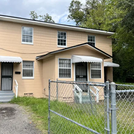 Rent this 3 bed duplex on 1355 West 30th Street in Jacksonville, FL 32209