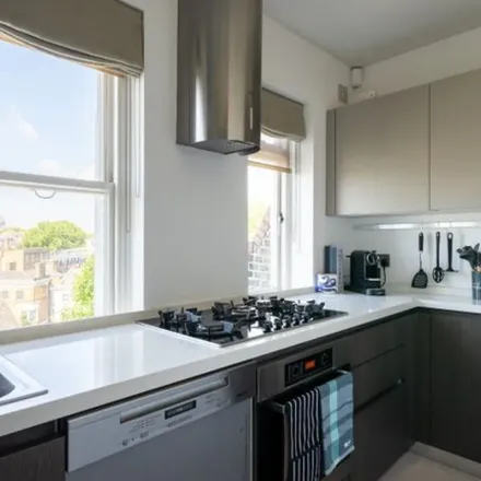 Rent this 3 bed apartment on Cadogan Square Garden in Cadogan Square, London