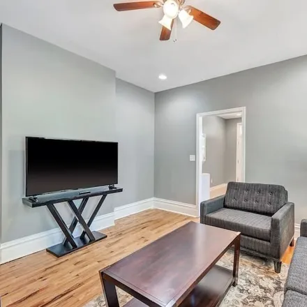 Rent this 1studio house on St. Louis
