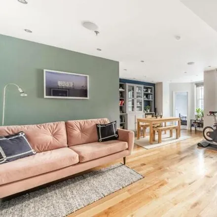 Image 5 - Courtside, 47-49 Penywern Road, London, SW5 9AS, United Kingdom - Apartment for sale