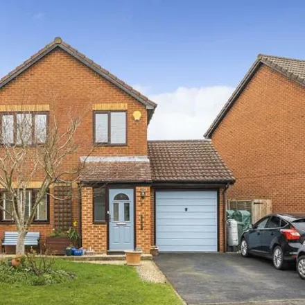 Buy this 4 bed house on Heron Drive in Bicester, OX26 6YJ
