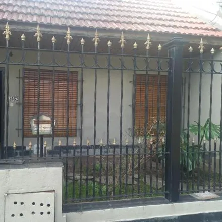 Rent this 2 bed house on Manuel Antonio de Acevedo 3485 in Partido de Lanús, 1828 Monte Chingolo
