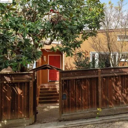 Image 2 - 942 Hilldale Avenue, Berkeley, CA 94708, USA - House for sale