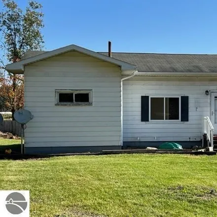 Buy this 2 bed house on East 26 Road in Selma Township, MI 49618