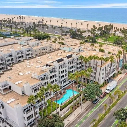 Image 3 - 53 Ocean Park Boulevard, Santa Monica, CA 90405, USA - Condo for sale