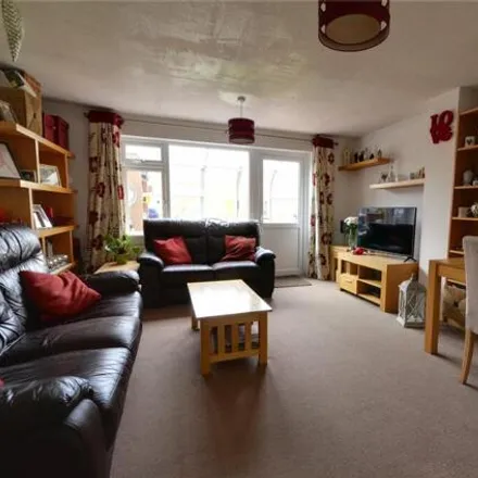 Image 6 - 49 Sycamore Drive, East Grinstead, RH19 3UL, United Kingdom - House for sale