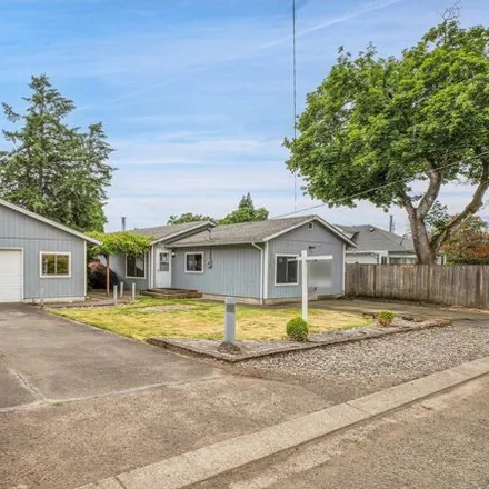 Buy this 3 bed house on 9984 SE Amherst St in Clackamas, Oregon