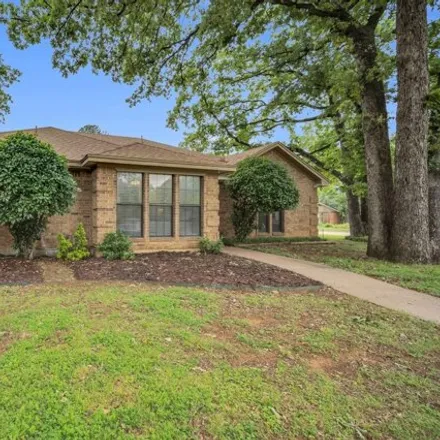 Buy this 3 bed house on 5708 Waterview Drive in Arlington, TX 76016