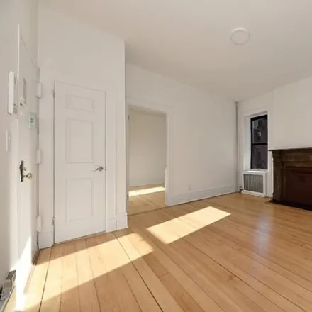 Image 3 - 265 West 19th Street, New York, NY 10011, USA - House for rent