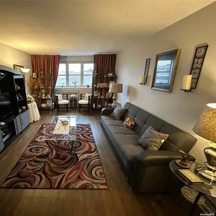 Image 5 - 151-25 88th Street, New York, NY 11414, USA - Apartment for sale
