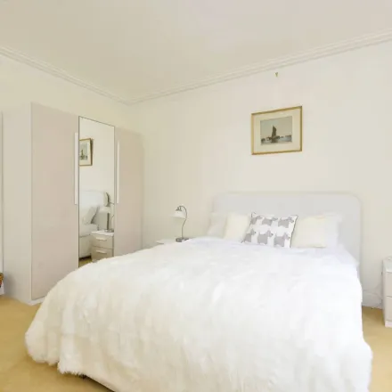 Image 2 - Wildcroft Road, London, SW15 3BY, United Kingdom - Apartment for rent