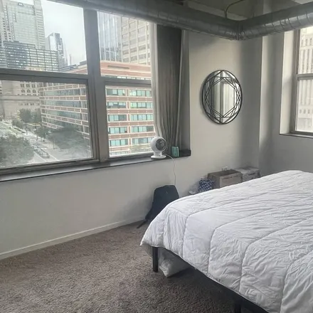 Rent this 2 bed condo on Chicago