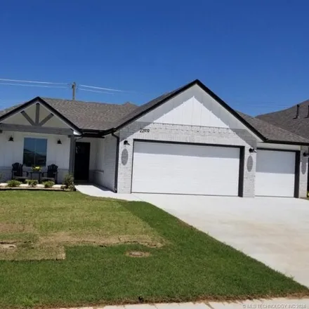Rent this 3 bed house on East 101st Place South in Wagoner County, OK
