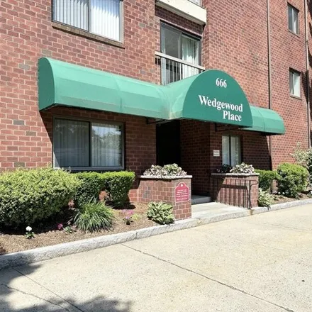 Rent this 2 bed condo on Wedgewood Place in 666 Main Street, Winchester