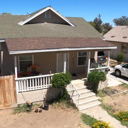 Buy this 3 bed house on 3025 East Illinois Avenue in Fresno, CA 93701