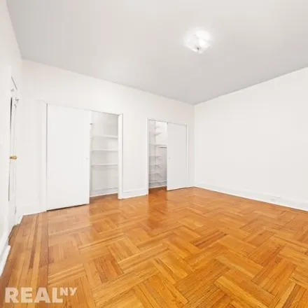 Image 3 - 24 Bennett Avenue, New York, NY 10033, USA - Apartment for sale